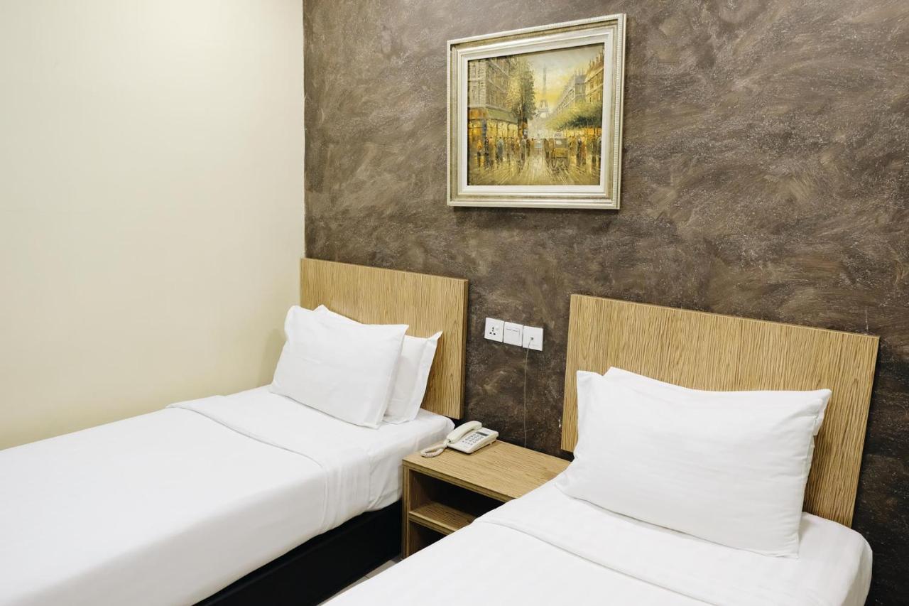 Era Plus Hotel Seri Kembangan Exteriér fotografie