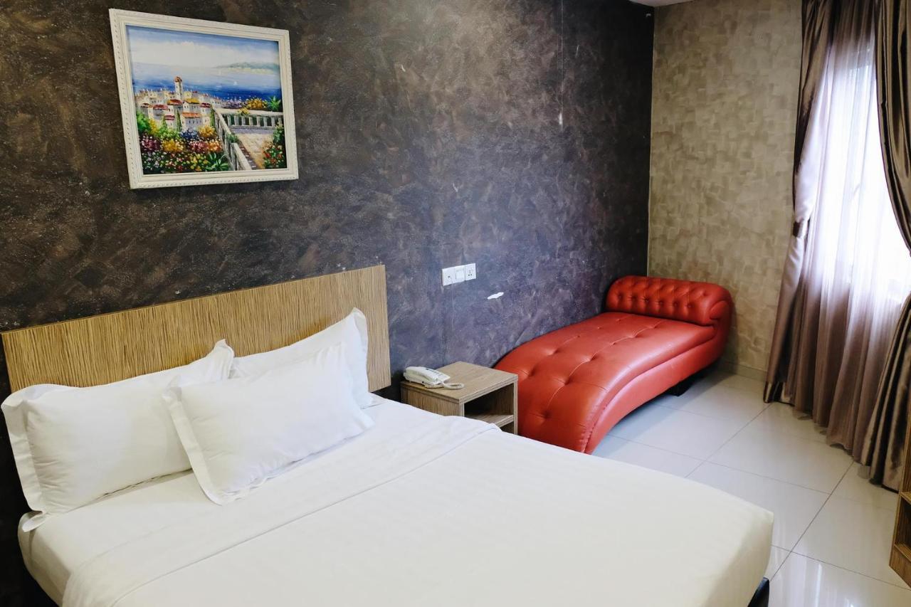 Era Plus Hotel Seri Kembangan Exteriér fotografie