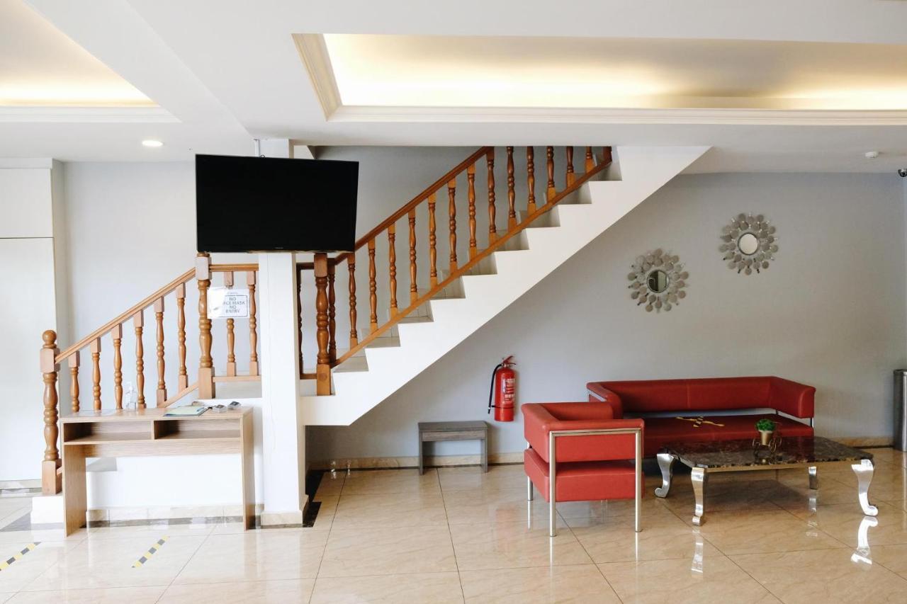 Era Plus Hotel Seri Kembangan Exteriér fotografie