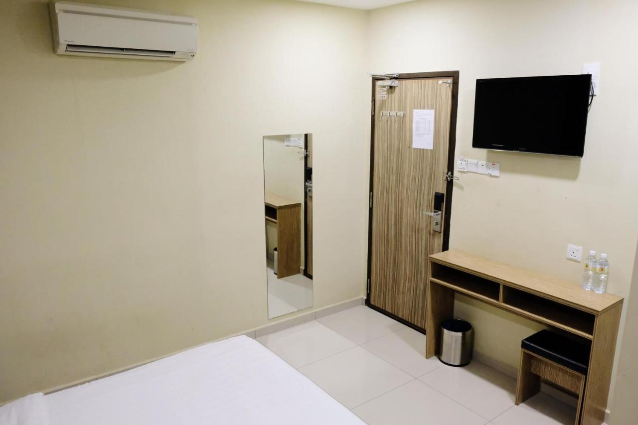 Era Plus Hotel Seri Kembangan Exteriér fotografie
