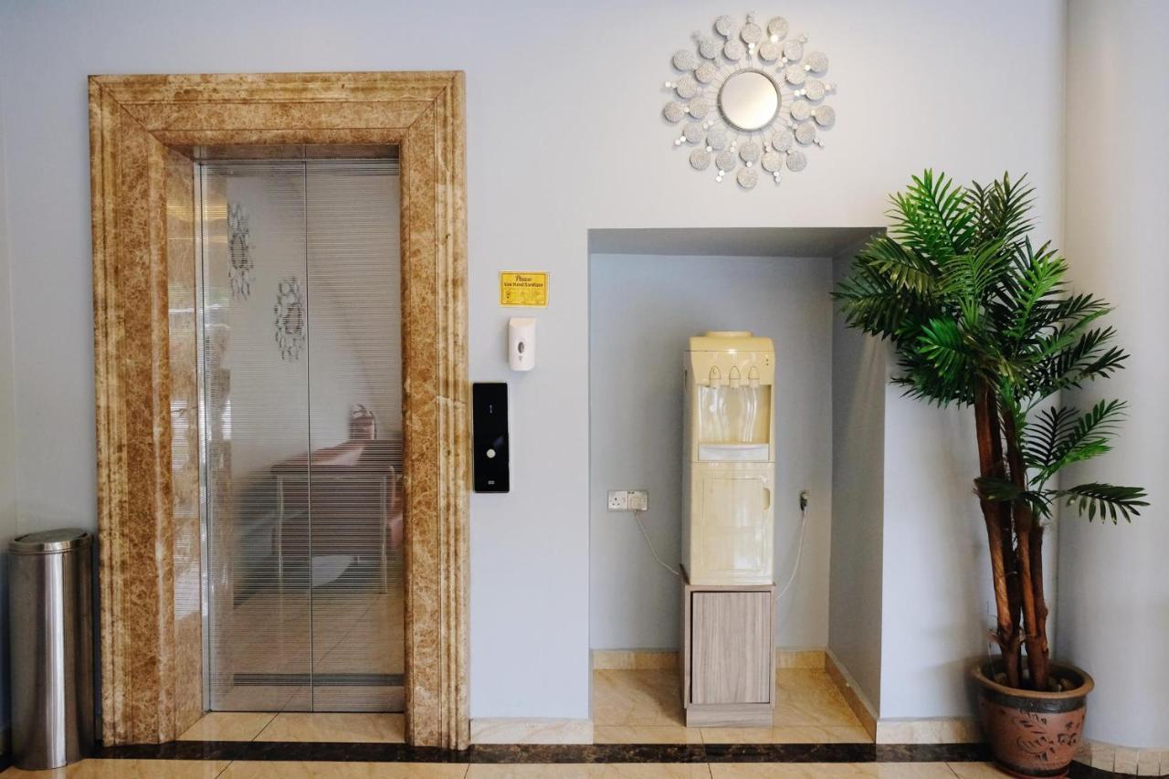 Era Plus Hotel Seri Kembangan Exteriér fotografie