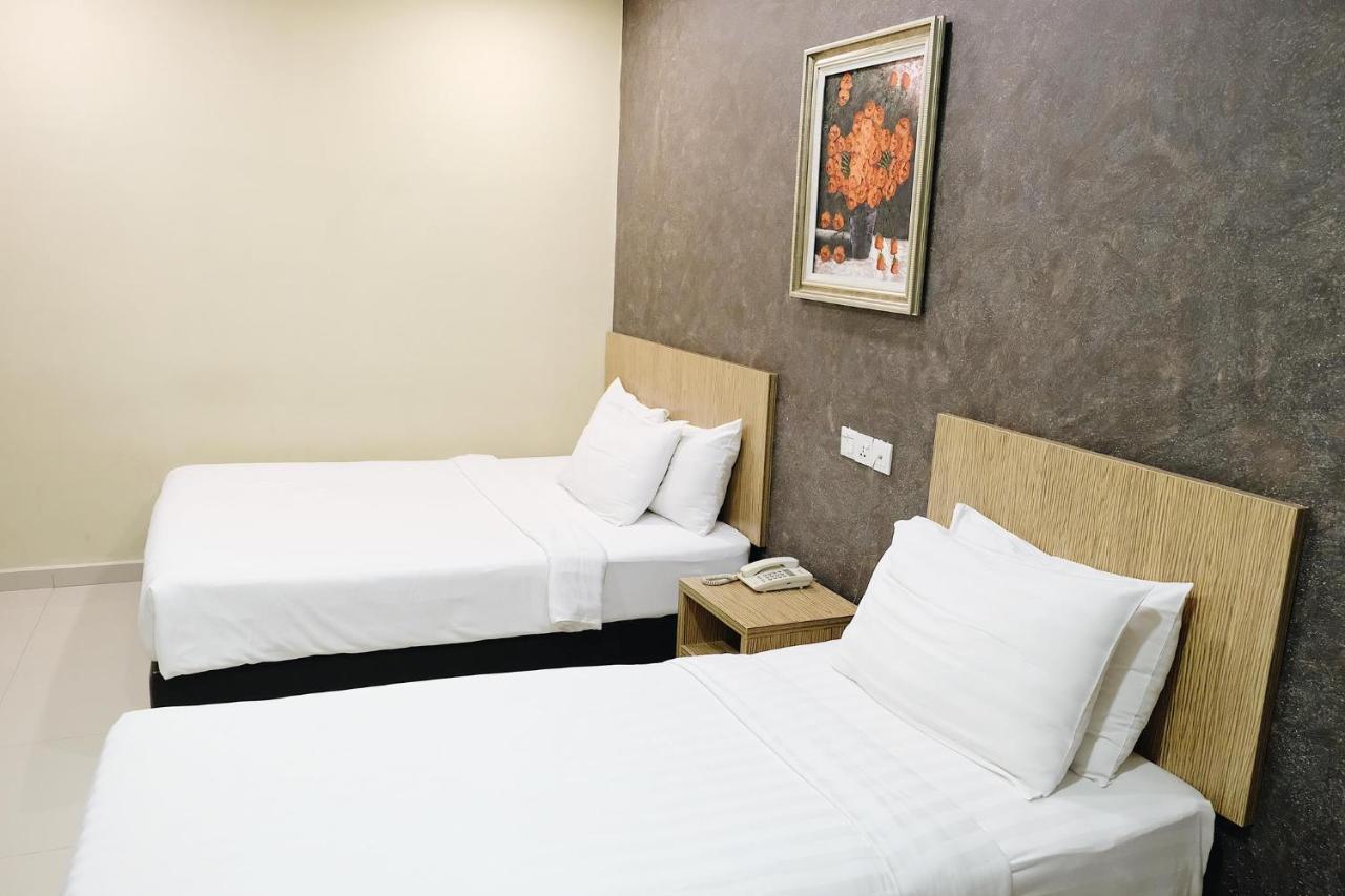 Era Plus Hotel Seri Kembangan Exteriér fotografie