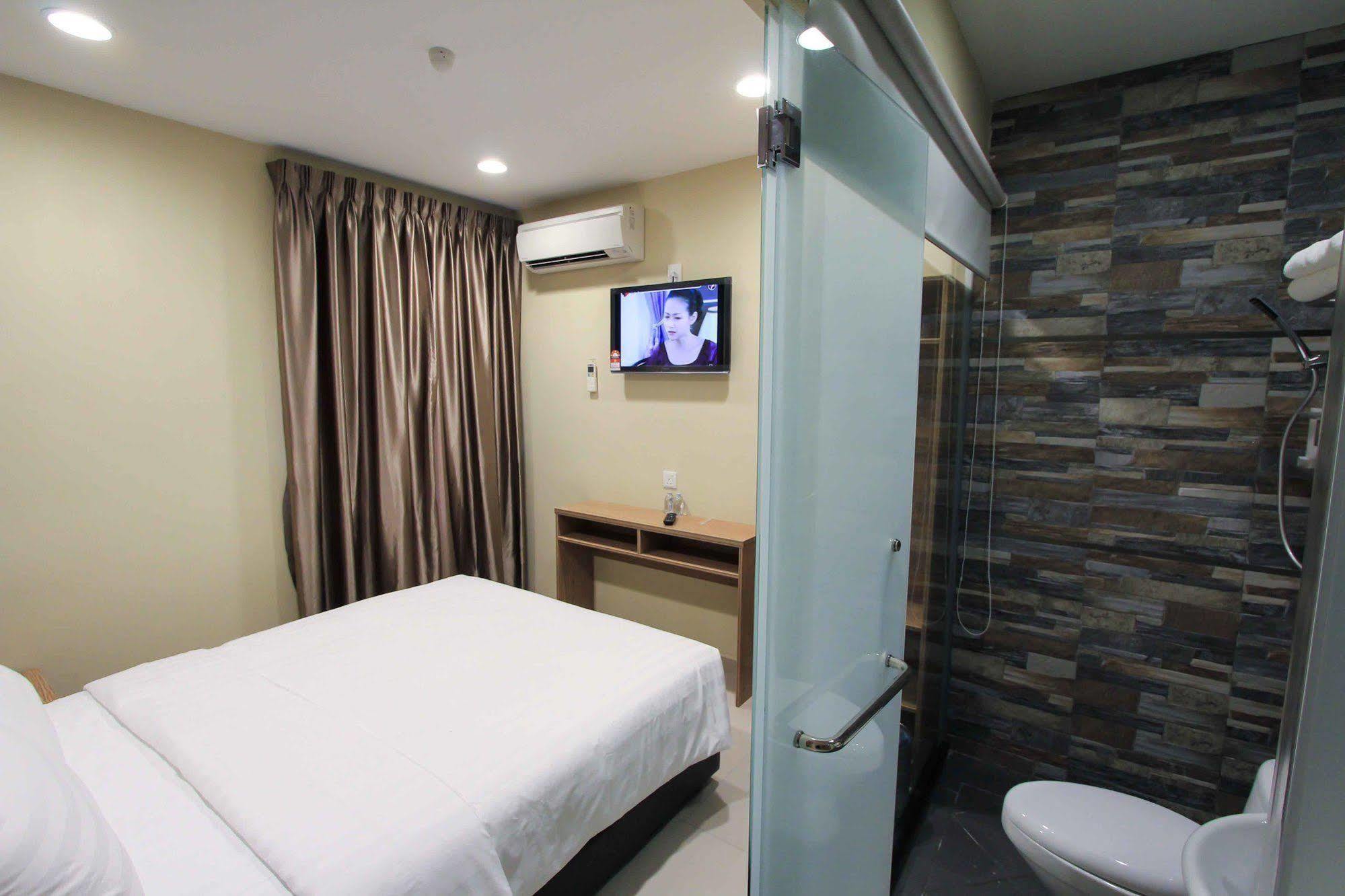Era Plus Hotel Seri Kembangan Exteriér fotografie