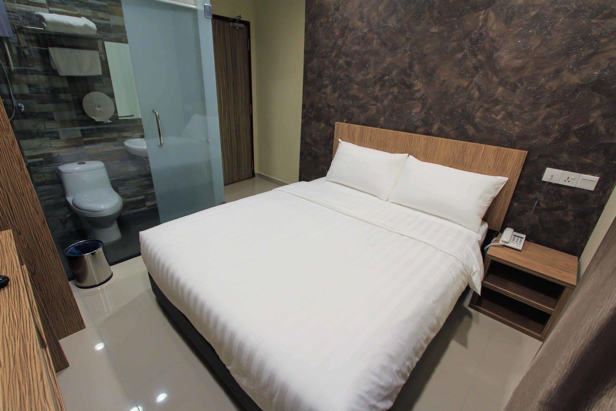 Era Plus Hotel Seri Kembangan Exteriér fotografie