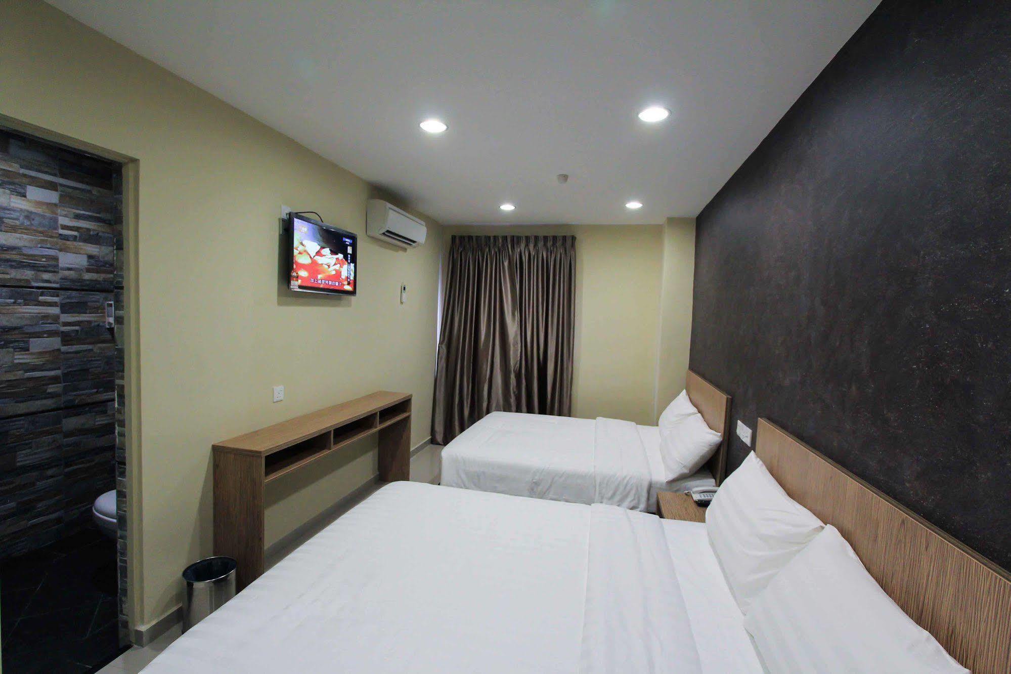 Era Plus Hotel Seri Kembangan Exteriér fotografie