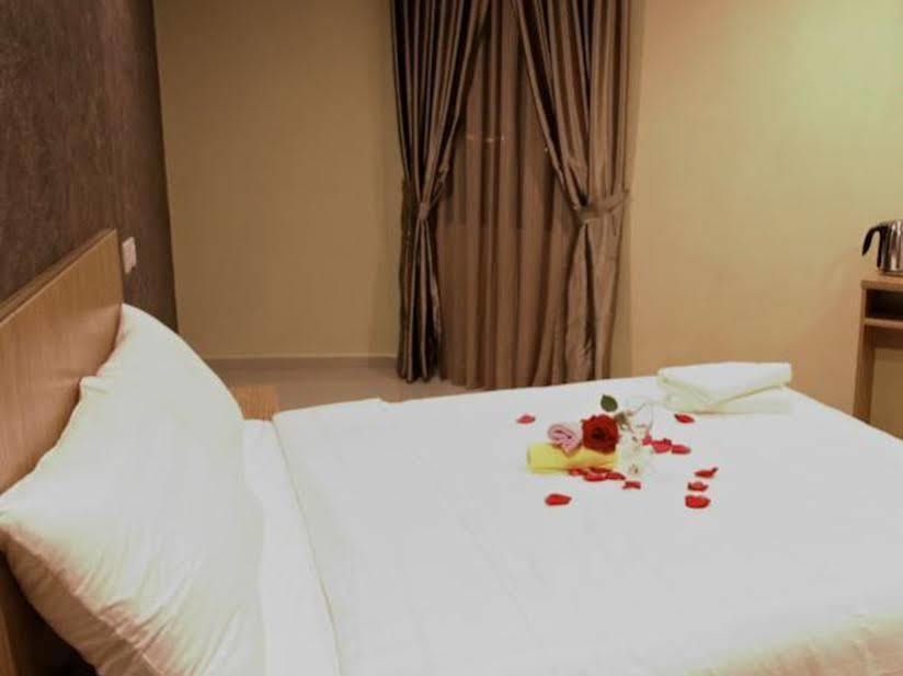 Era Plus Hotel Seri Kembangan Exteriér fotografie